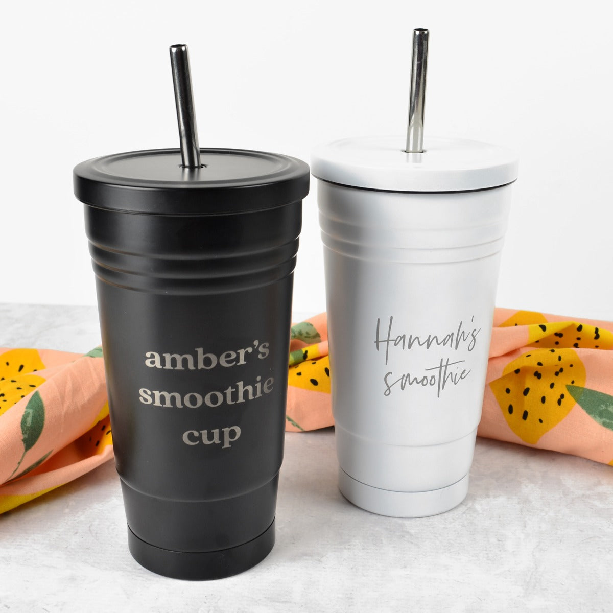 Engraved black or white smoothie cup with metal straw